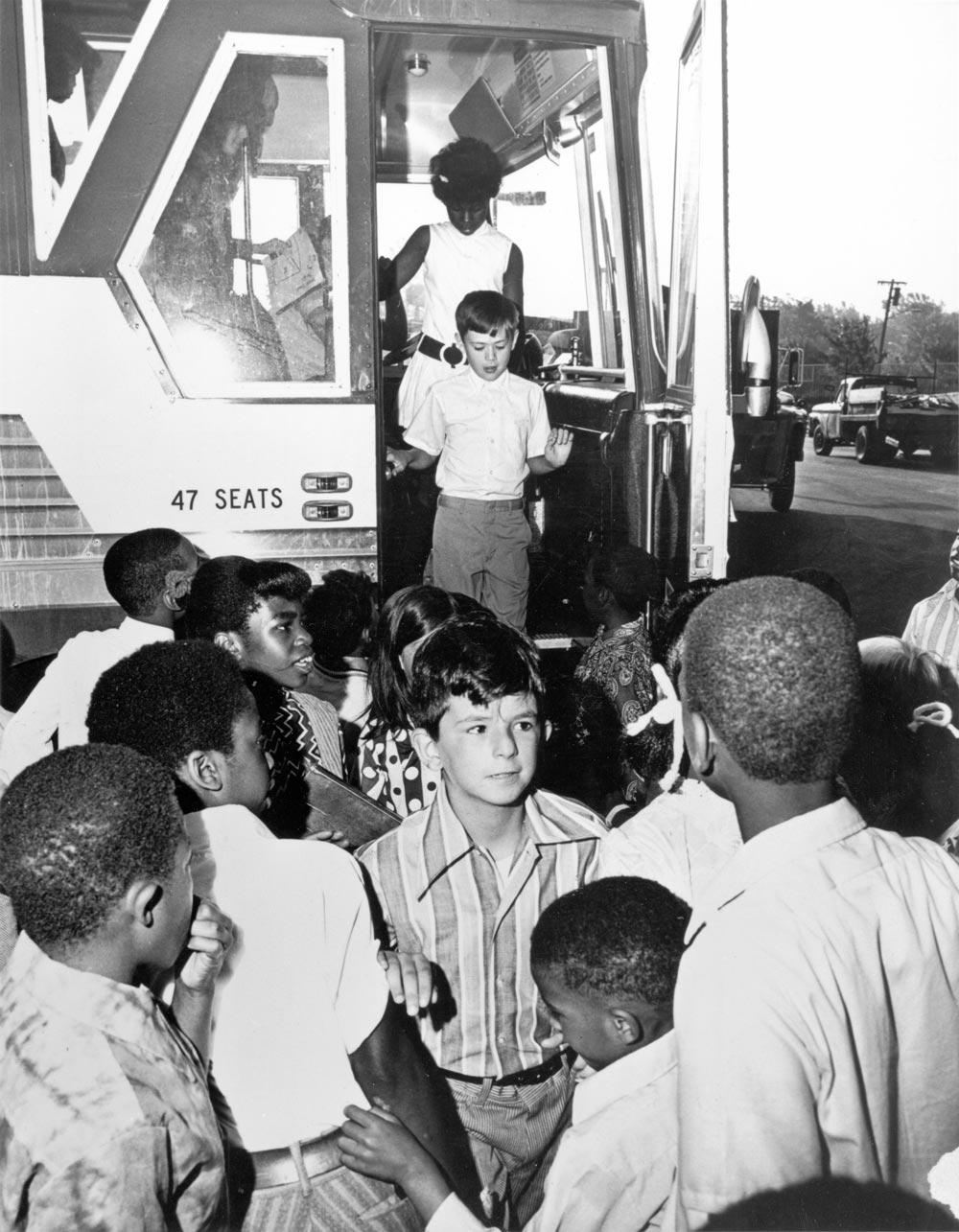 Children getting off bus